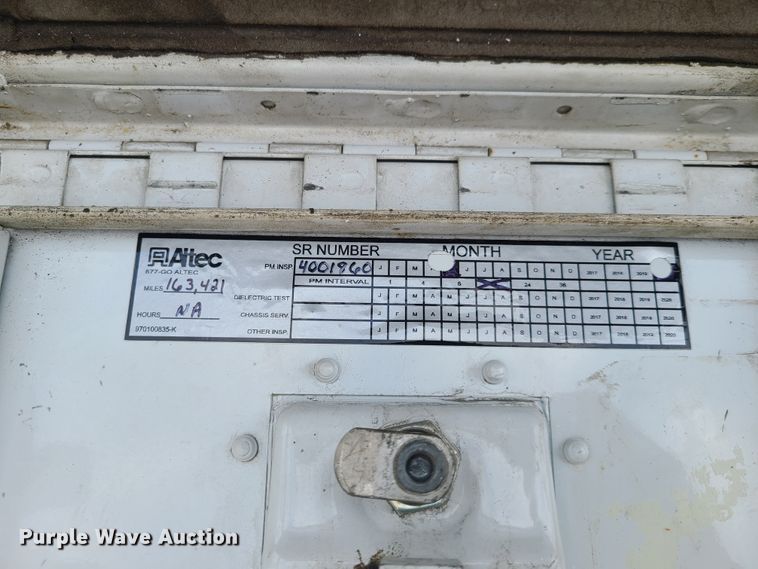 image for item HE9955 2000 Ford F450 Super Duty  bucket truck