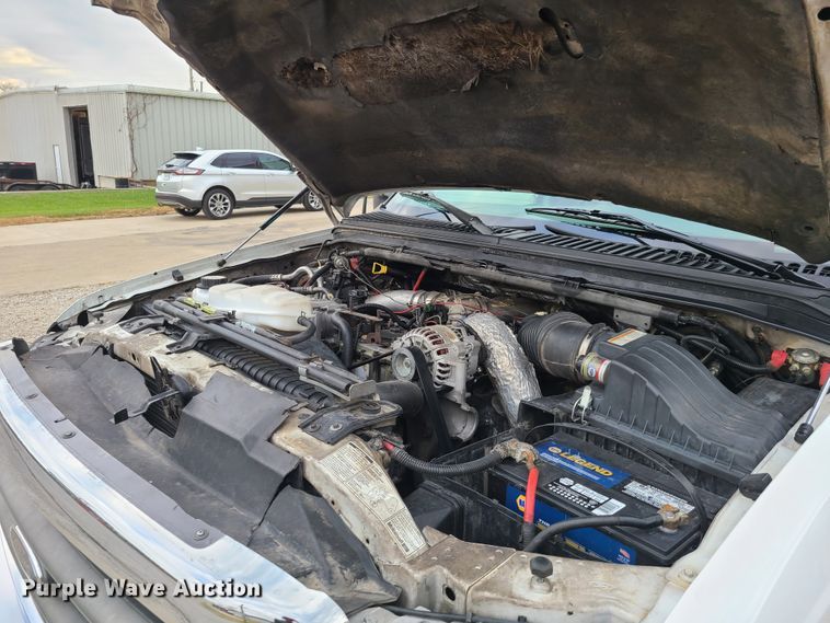 image for item HE9955 2000 Ford F450 Super Duty  bucket truck