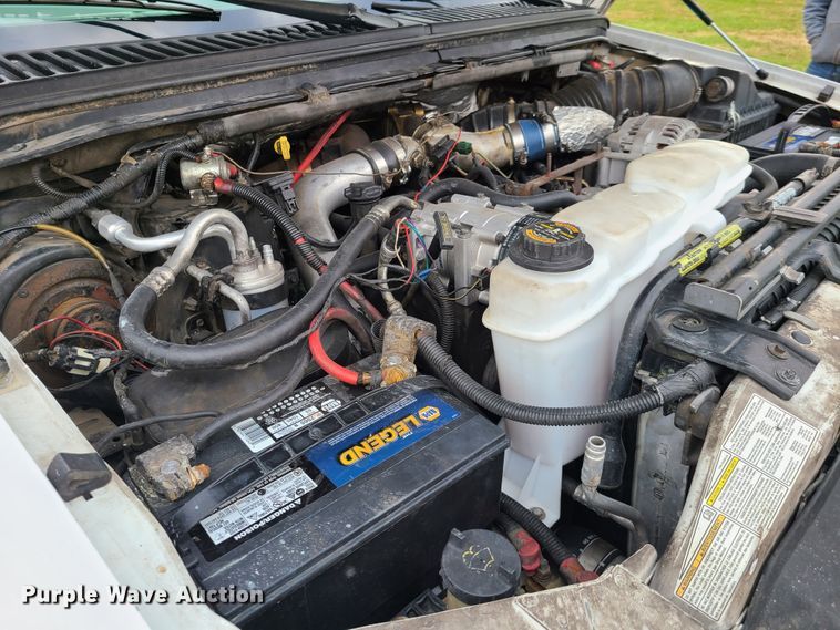 image for item HE9955 2000 Ford F450 Super Duty  bucket truck