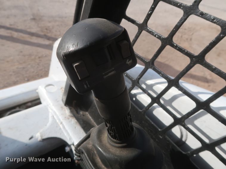 image for item HJ9429 2000 Bobcat 864  tracked skid steer loader