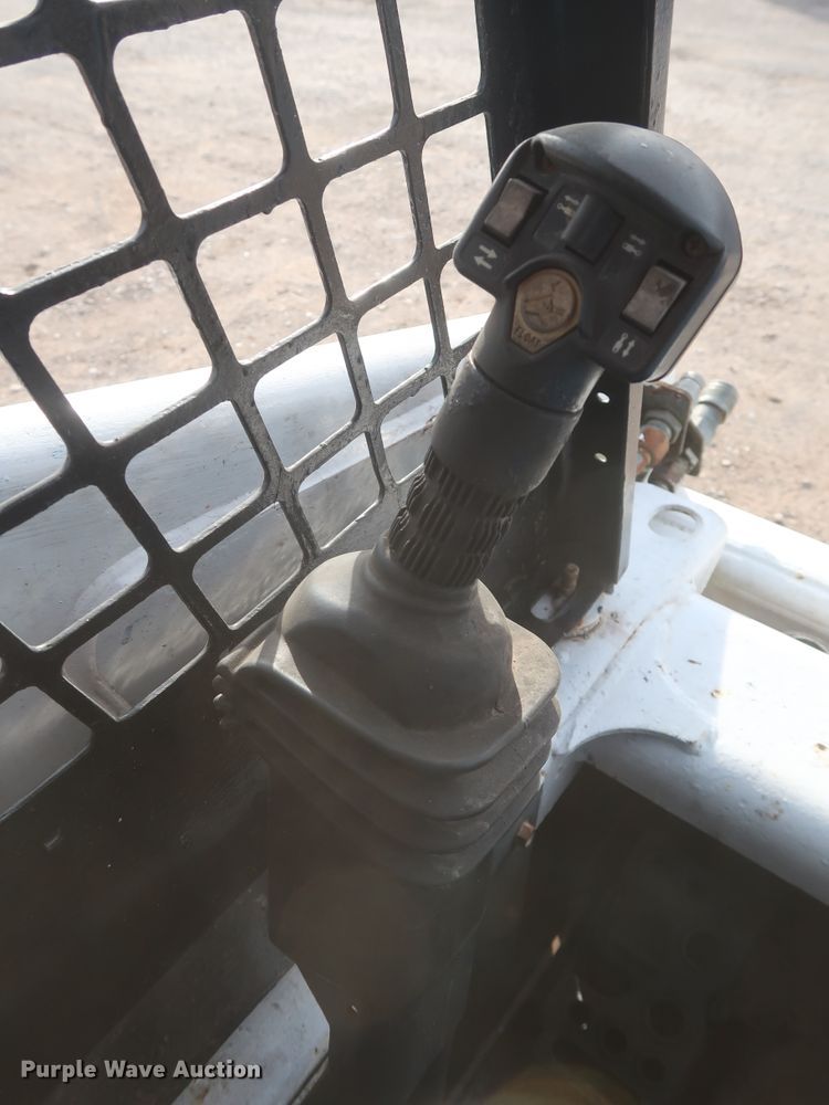 image for item HJ9429 2000 Bobcat 864  tracked skid steer loader