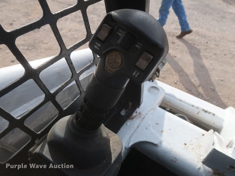 image for item HJ9429 2000 Bobcat 864  tracked skid steer loader