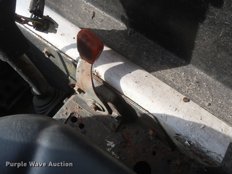 image for item HJ9429 2000 Bobcat 864  tracked skid steer loader