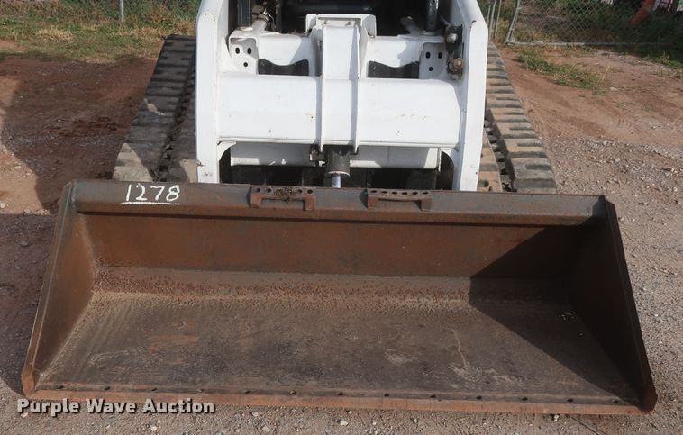 image for item HJ9429 2000 Bobcat 864  tracked skid steer loader