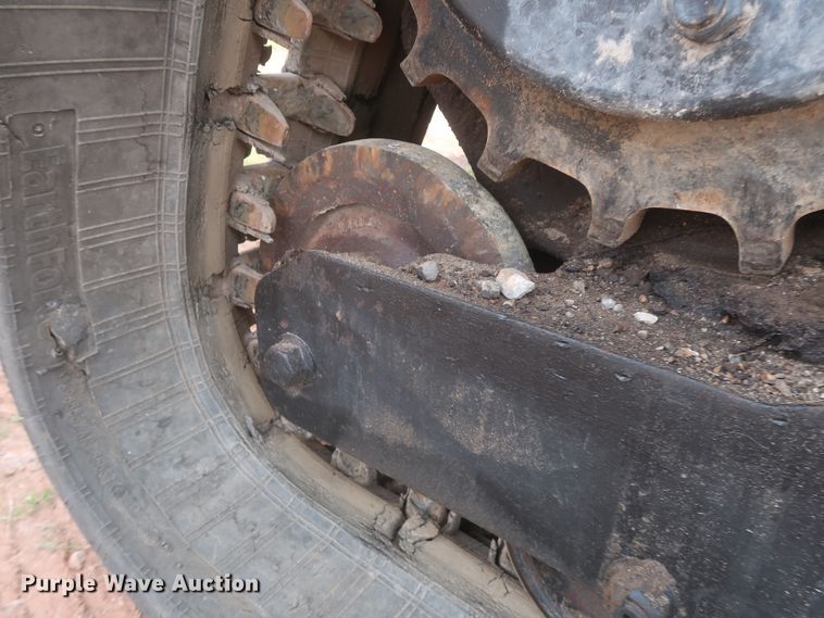 image for item HJ9429 2000 Bobcat 864  tracked skid steer loader