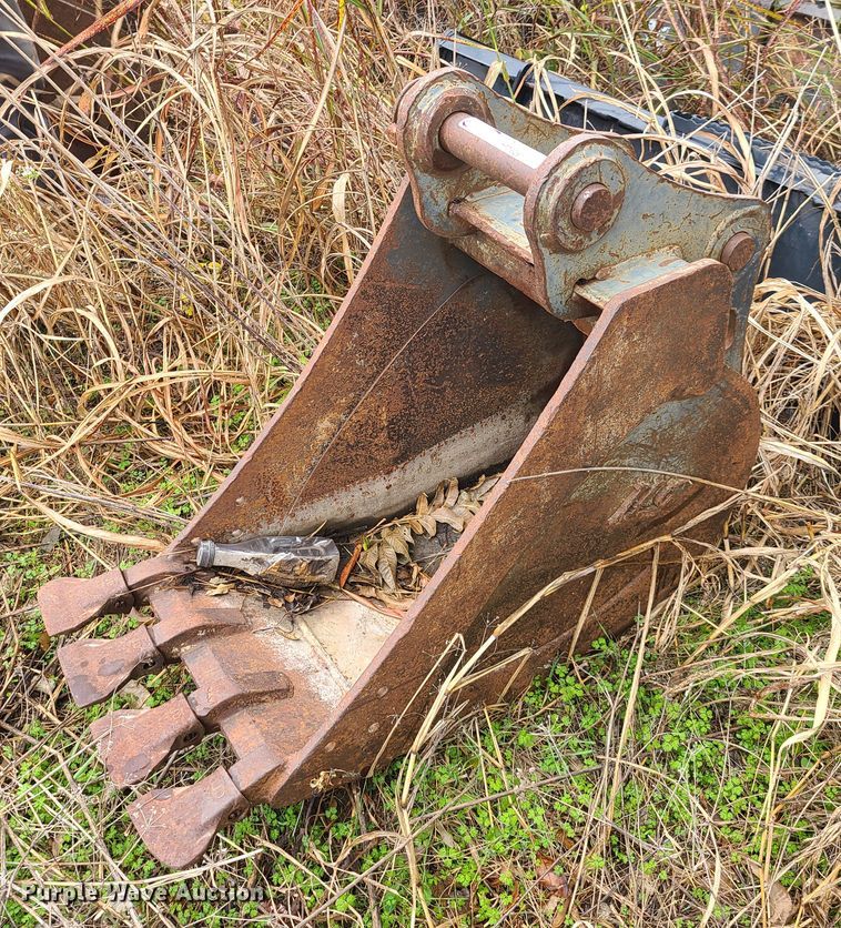 image for item HM9291 18"W excavator bucket