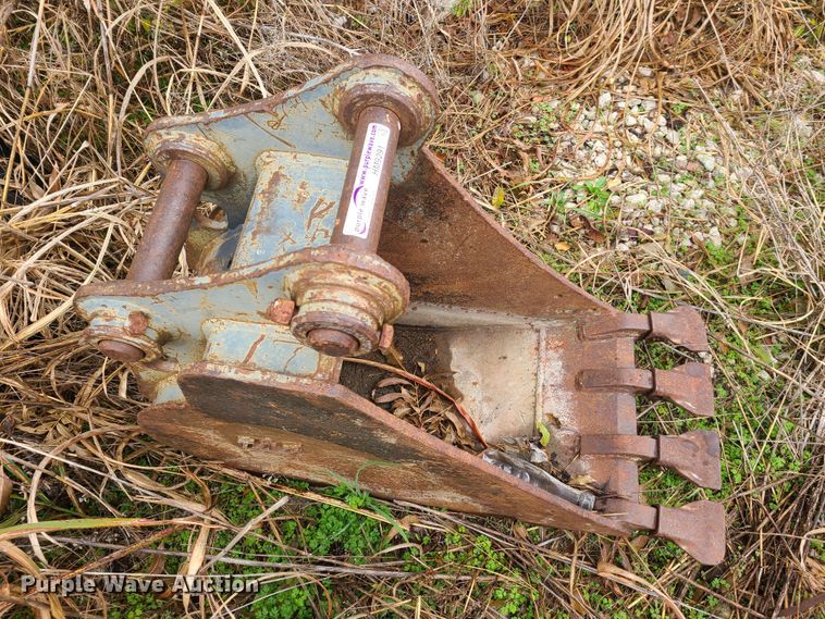 image for item HM9291 18"W excavator bucket