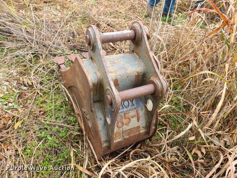 image for item HM9291 18"W excavator bucket