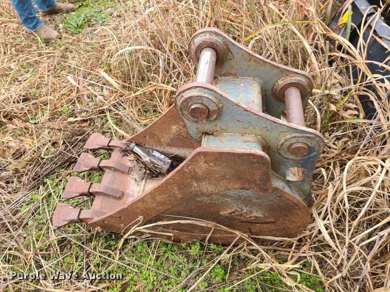 image for item HM9291 18"W excavator bucket