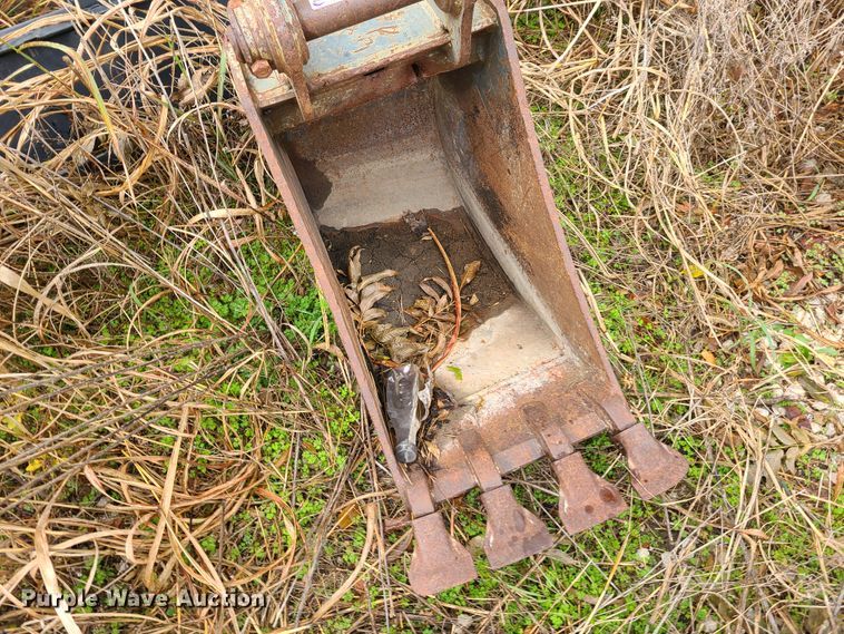 image for item HM9291 18"W excavator bucket