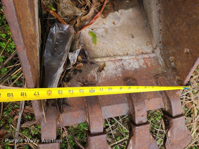 image for item HM9291 18"W excavator bucket