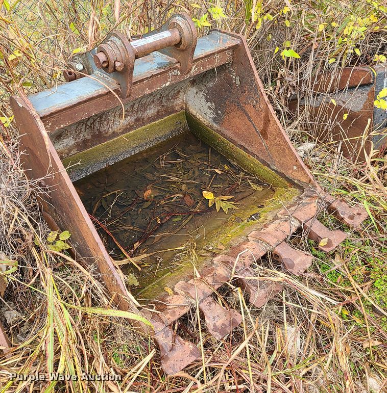 image for item HM9294 36"W excavator bucket