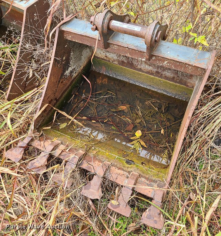 image for item HM9294 36"W excavator bucket