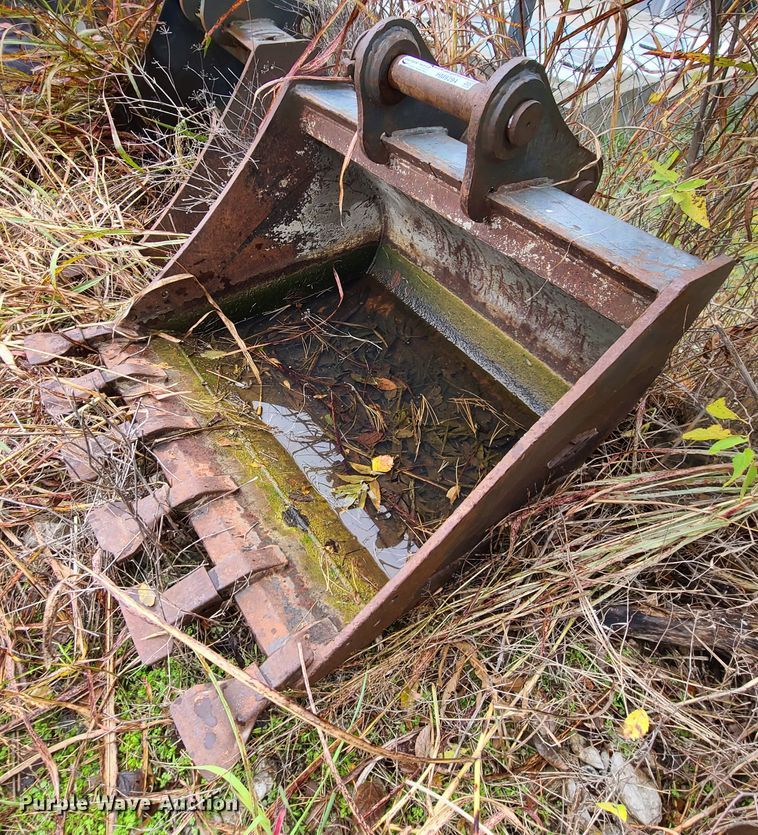 image for item HM9294 36"W excavator bucket