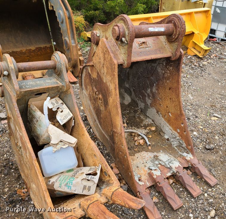 image for item HM9303 TAG 30"W excavator bucket