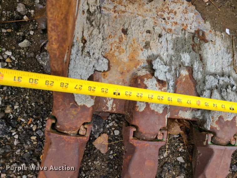 image for item HM9303 TAG 30"W excavator bucket