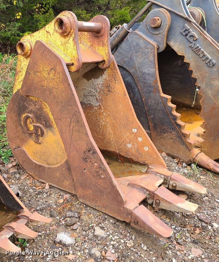 image for item HM9304 GP 30"W excavator bucket