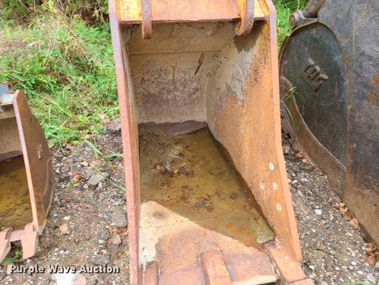 image for item HM9304 GP 30"W excavator bucket