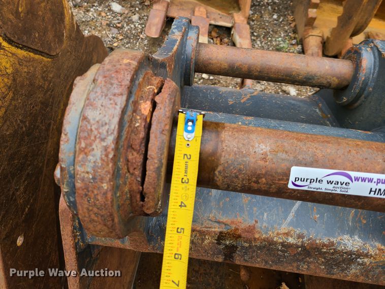 image for item HM9305 CF 36"W excavator bucket