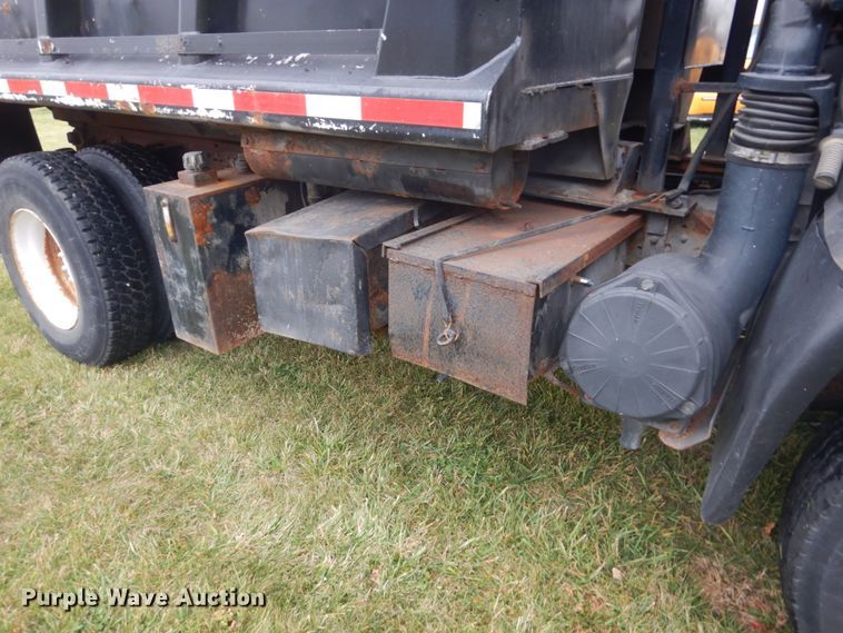 image for item HS9494 1998 GMC T8500  dump truck