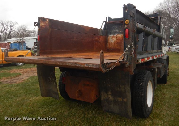 image for item HS9494 1998 GMC T8500  dump truck