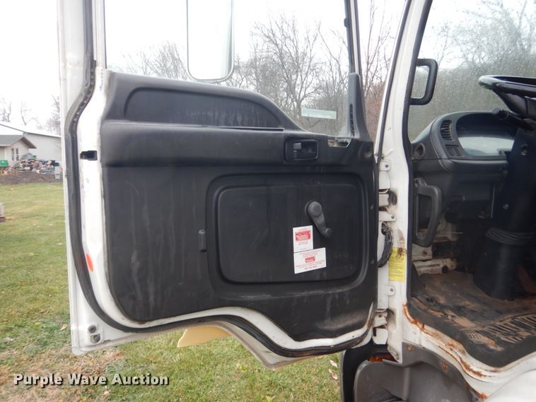 image for item HS9494 1998 GMC T8500  dump truck