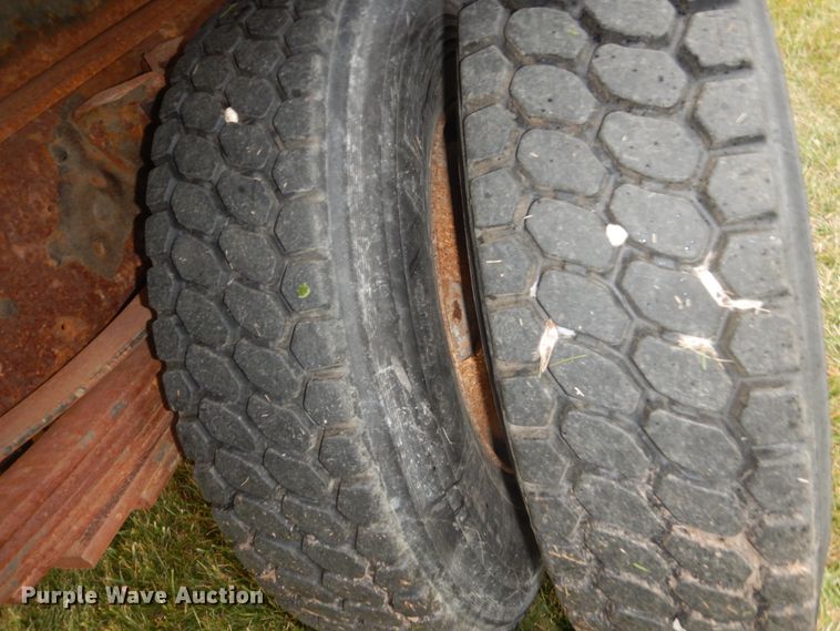 image for item HS9494 1998 GMC T8500  dump truck