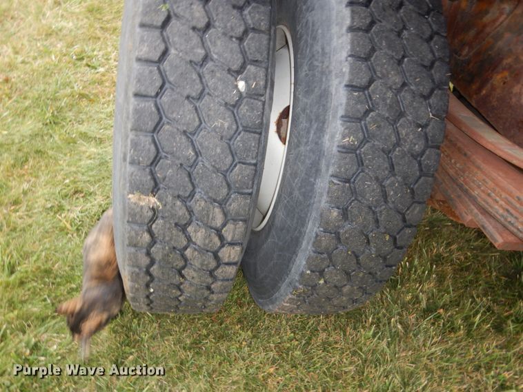 image for item HS9494 1998 GMC T8500  dump truck