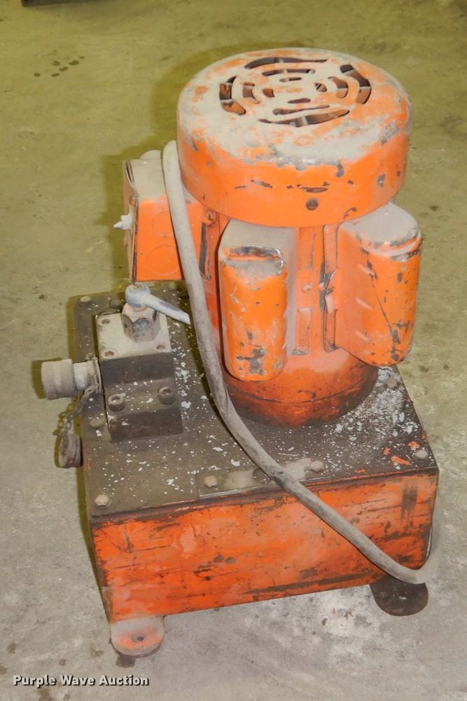 image for item HS9498 Pipe bender