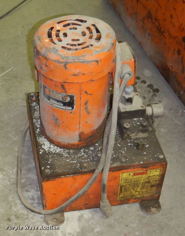 image for item HS9498 Pipe bender