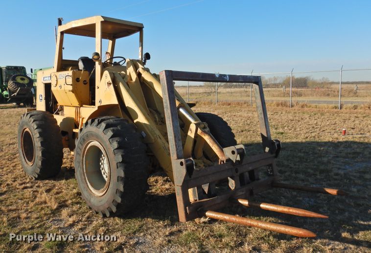 image for item HU9656 1981 John Deere 544B  wheel loader
