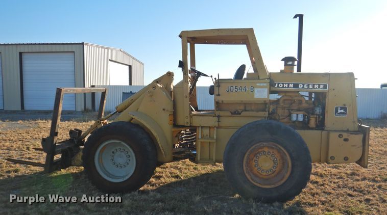 image for item HU9656 1981 John Deere 544B  wheel loader