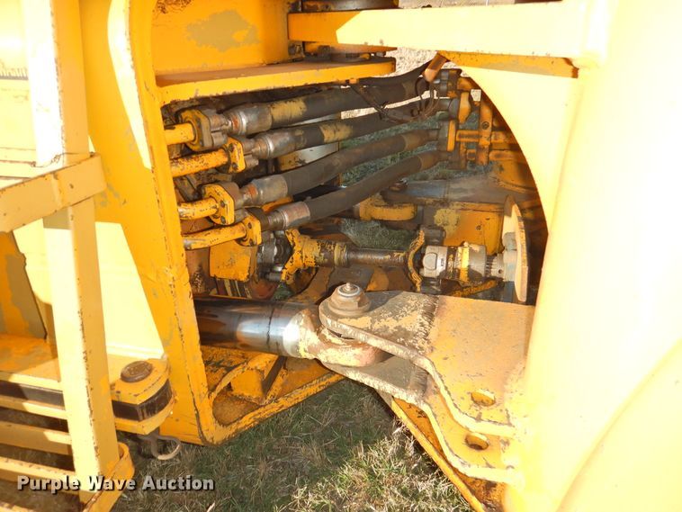 image for item HU9656 1981 John Deere 544B  wheel loader