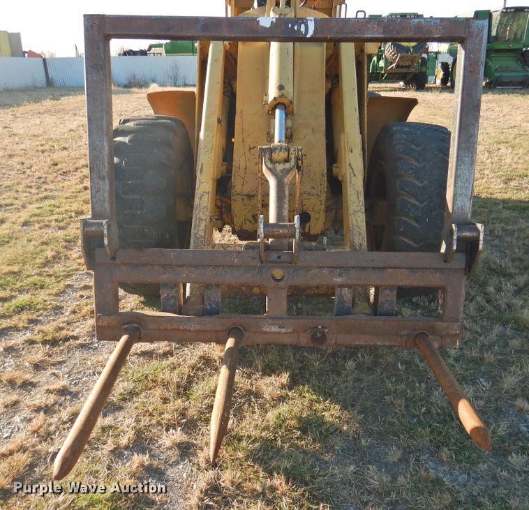 image for item HU9656 1981 John Deere 544B  wheel loader