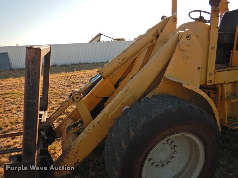 image for item HU9656 1981 John Deere 544B  wheel loader