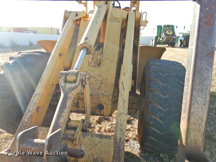 image for item HU9656 1981 John Deere 544B  wheel loader