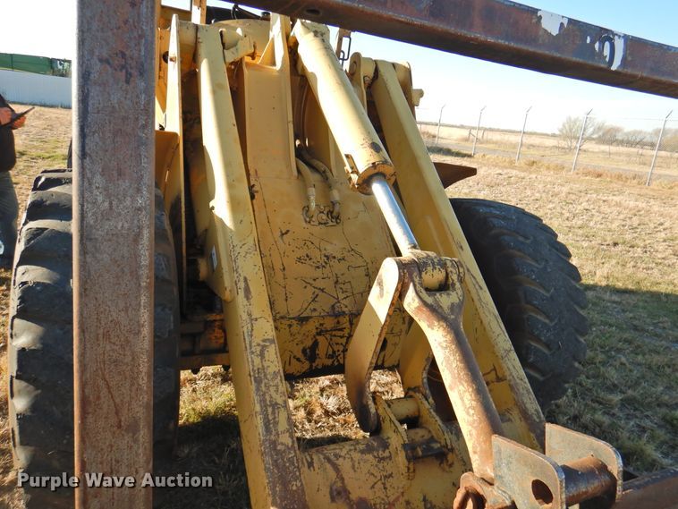 image for item HU9656 1981 John Deere 544B  wheel loader