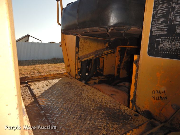 image for item HU9656 1981 John Deere 544B  wheel loader