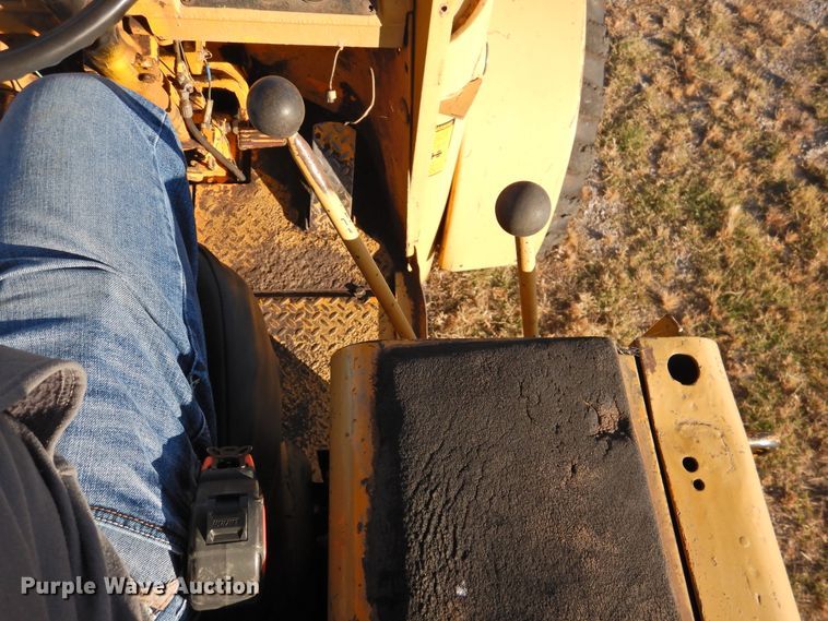 image for item HU9656 1981 John Deere 544B  wheel loader