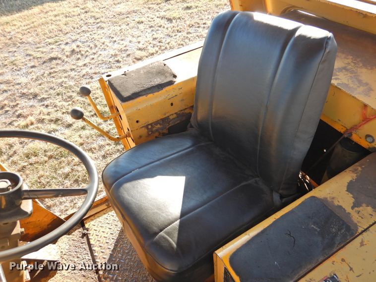 image for item HU9656 1981 John Deere 544B  wheel loader