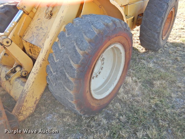 image for item HU9656 1981 John Deere 544B  wheel loader