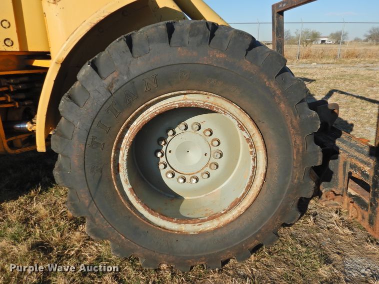 image for item HU9656 1981 John Deere 544B  wheel loader