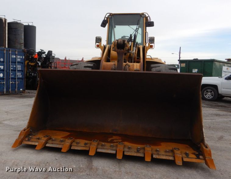 image for item HV9525 2000 John Deere 744H  wheel loader