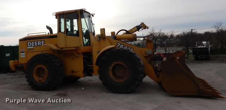 image for item HV9525 2000 John Deere 744H  wheel loader