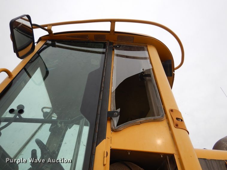 image for item HV9525 2000 John Deere 744H  wheel loader