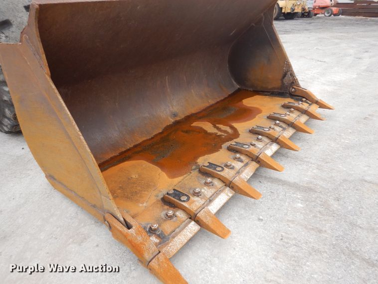 image for item HV9525 2000 John Deere 744H  wheel loader