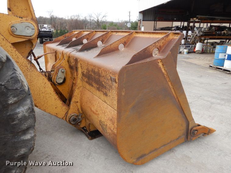 image for item HV9525 2000 John Deere 744H  wheel loader