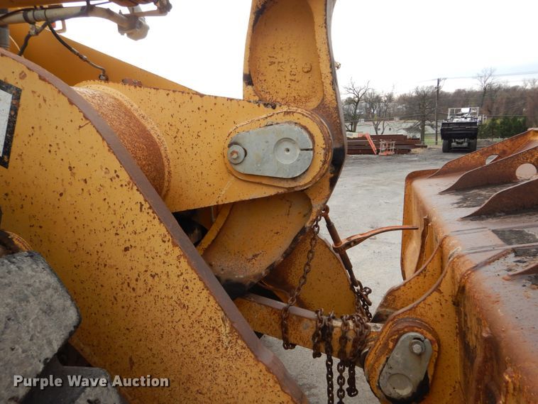 image for item HV9525 2000 John Deere 744H  wheel loader