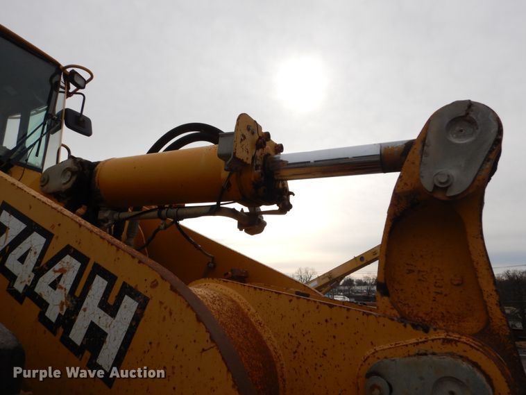 image for item HV9525 2000 John Deere 744H  wheel loader