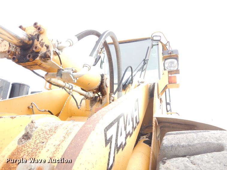 image for item HV9525 2000 John Deere 744H  wheel loader